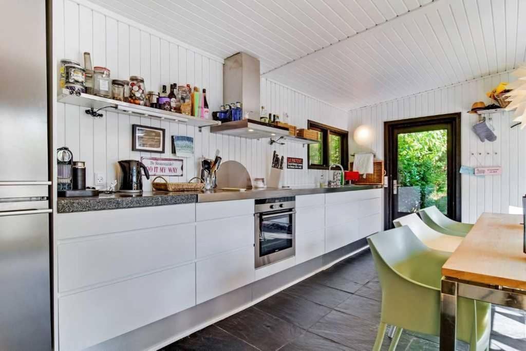 Apartment Cozy Summer House 50 Meter From The Beach, 89 M²